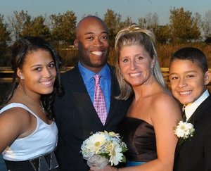 Family_wedding_pic_n_the_park