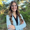 Webinar hosting presenter Juliana  S