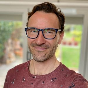 Webinar hosting presenter 