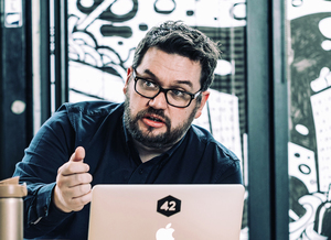 Webinar hosting presenter 