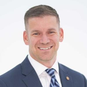 Webinar hosting presenter