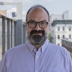 Webinar hosting presenter 