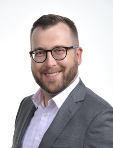 Webinar hosting presenter 