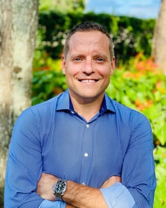 Webinar hosting presenter 