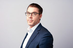 Webinar hosting presenter 