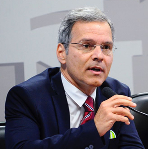 Webinar hosting presenter 