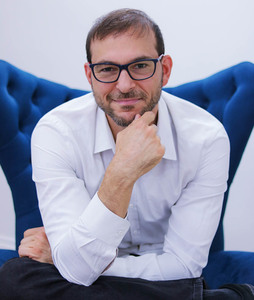 Webinar hosting presenter 