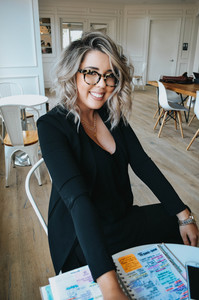 Webinar hosting presenter 