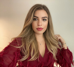 Webinar hosting presenter 