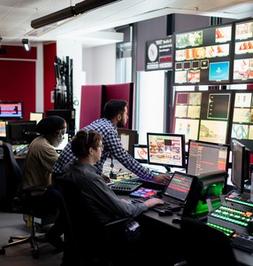 Webinar hosting presenter 