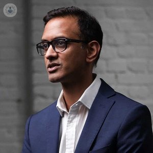 Webinar hosting presenter 