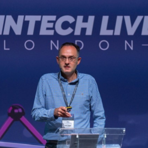 Webinar hosting presenter 