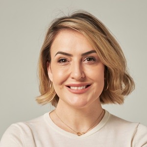 Webinar hosting presenter 