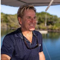 Webinar hosting presenter 