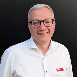 Webinar hosting presenter 
