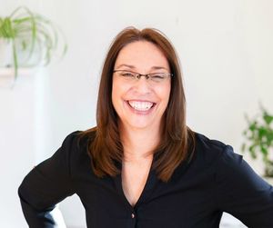 Webinar hosting presenter Karen Grill