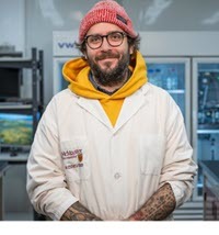 Webinar hosting presenter 