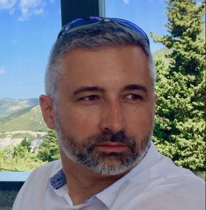 Webinar hosting presenter 