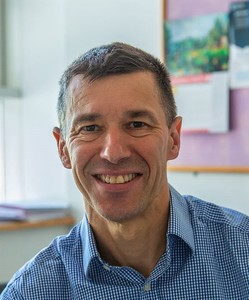 Webinar hosting presenter 