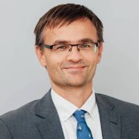 Webinar hosting presenter 