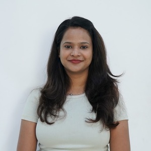 Webinar hosting presenter Himanshi Dwivedi