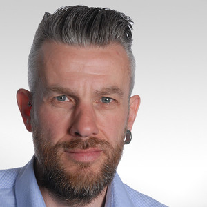 Webinar hosting presenter 