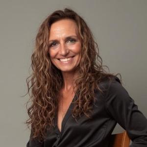 Webinar hosting presenter 