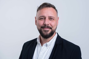 Webinar hosting presenter 