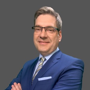 Webinar hosting presenter 