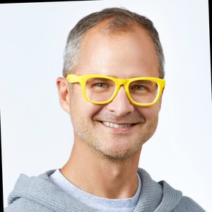 Webinar hosting presenter 