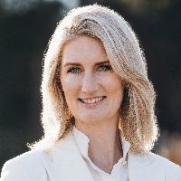 Webinar hosting presenter 