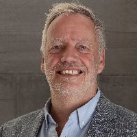 Webinar hosting presenter 