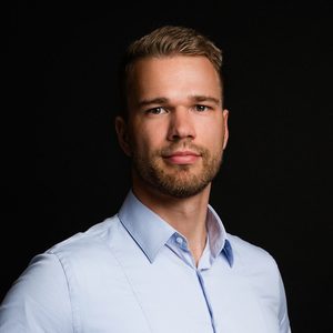 Webinar hosting presenter Alexander Törpel