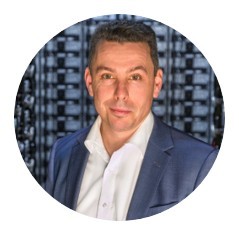Webinar hosting presenter 