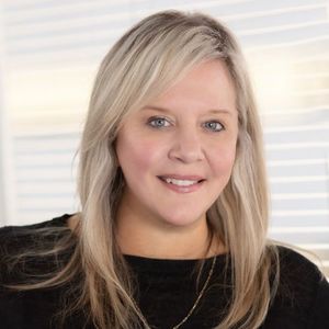 Webinar hosting presenter 