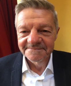 Webinar hosting presenter