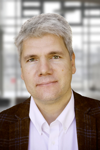 Webinar hosting presenter 