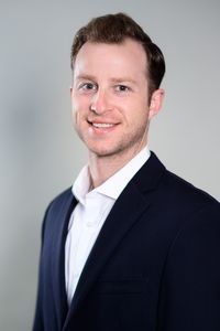 Webinar hosting presenter 