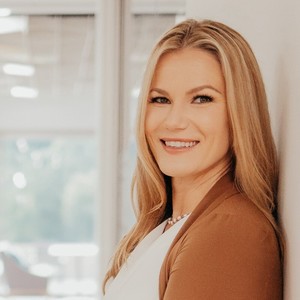Webinar hosting presenter 