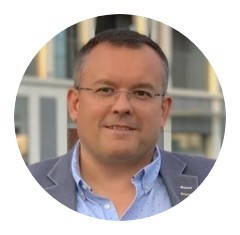 Webinar hosting presenter 