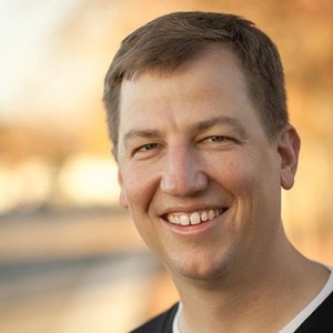 Webinar hosting presenter 