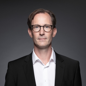 Webinar hosting presenter 