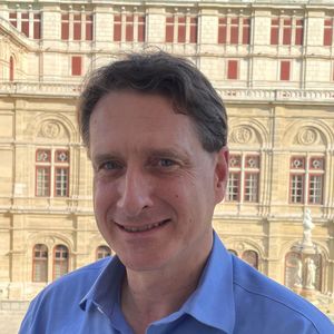 Webinar hosting presenter 