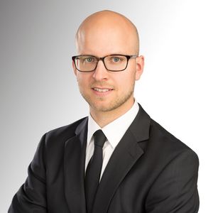 Webinar hosting presenter 