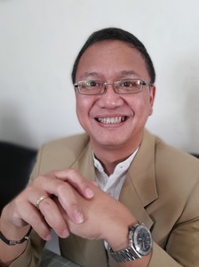 Webinar hosting presenter 