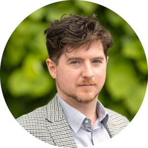 Webinar hosting presenter 