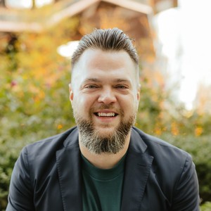 Webinar hosting presenter 