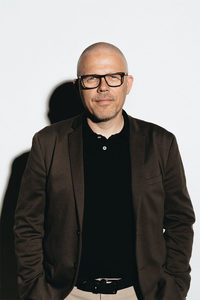 Webinar hosting presenter 