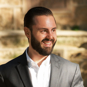 Webinar hosting presenter 