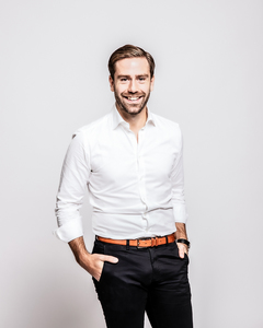 Webinar hosting presenter 